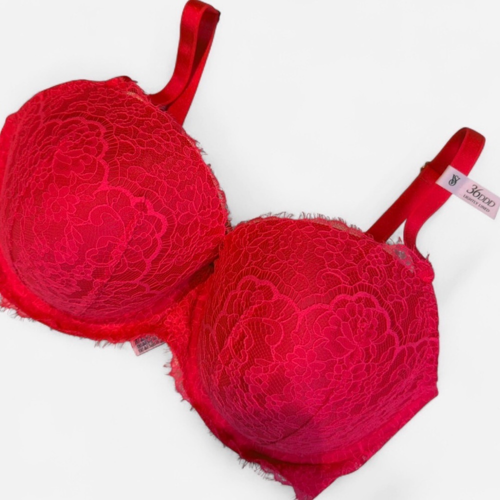 Victoria's Secret DREAM ANGELS
Lace Lightly Lined Classic Coverage Demi Bra - Picture 2 of 3